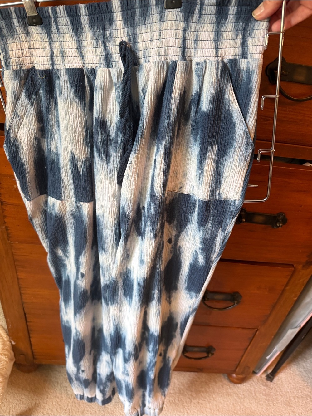 Women’s Tie-Dye Blue & White Drawstring Lounge Pants